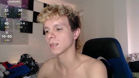 Snapshot of bryamado chatting on December 17, 10:00 pm bryamado online show from December 17, 10:00 pm