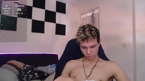 Snapshot of bryamado chatting on October 2, 6:59 pm bryamado online show from October 2, 6:59 pm