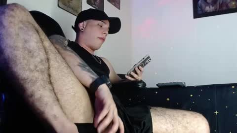 Snapshot of bryanhot23 chatting on February 5, 10:22 pm BRYAN HOT23 online show from February 5, 10:22 pm