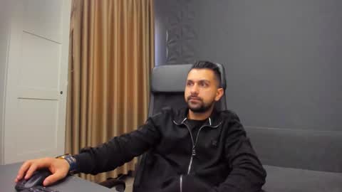 Snapshot of brycereign chatting on March 16, 5:44 am BryceReign online show from March 16, 5:44 am