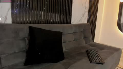 Bryxon  online show from January 26, 4:20 am