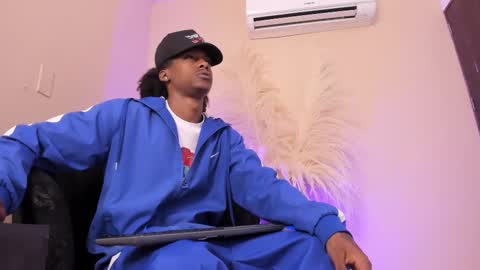 Bryxon  online show from February 18, 3:21 pm