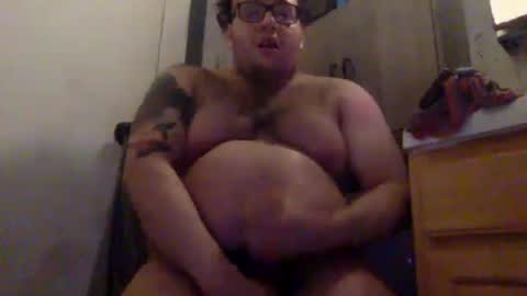 Snapshot of bttmchub98 chatting on November 16, 12:27 am bttmchub98 online show from November 16, 12:27 am