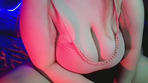 Snapshot of bubble_bambam chatting on January 11, 12:33 am Nancy 3 online show from January 11, 12:33 am