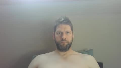 bubblebee1982 online show from April 25, 8:06 am