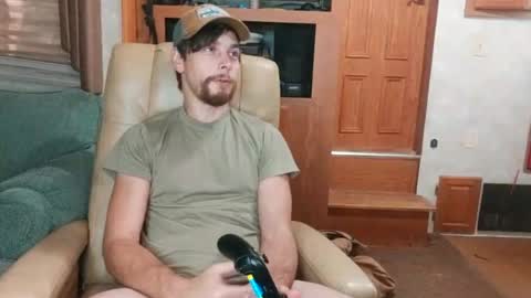 Snapshot of bubblebutt417 chatting on August 7, 8:33 pm Max candi online show from August 7, 8:33 pm