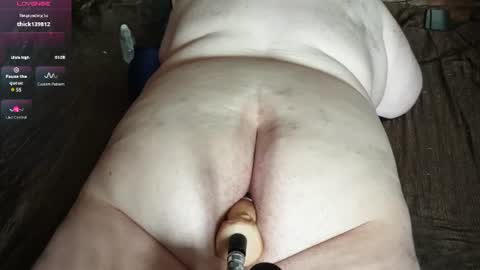 Snapshot of bubblebutt8411 chatting on July 17, 3:18 pm - online show from July 17, 3:18 pm