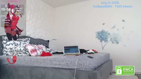 Snapshot of bubblebuttveronica chatting on December 23, 10:21 am Nylon queen  genuine model who bring pantyhose on chaturbate for first time   the others just copy my room for money  online show from December 23, 10:21 am