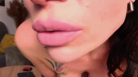 MayaCroft online show from April 27, 1:42 pm