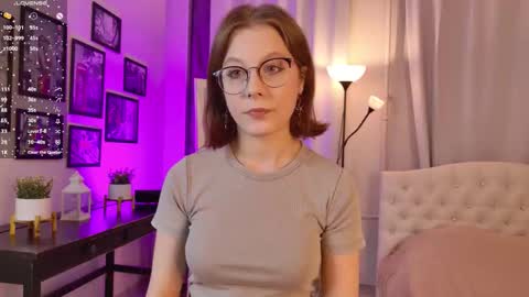 Alice online show from October 4, 8:18 pm