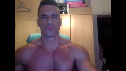 Snapshot of bubblemaleass35 chatting on November 19, 3:01 pm bubblemaleass35 online show from November 19, 3:01 pm