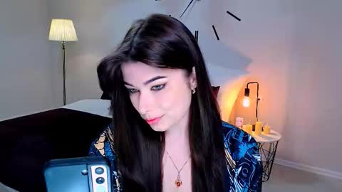 Snapshot of buckssbunny chatting on February 15, 3:31 pm Ari online show from February 15, 3:31 pm