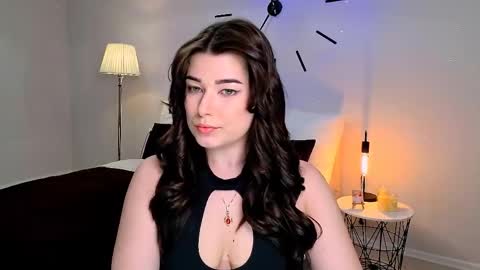 Ari online show from April 4, 1:19 pm