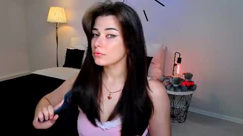 Snapshot of buckssbunny chatting on July 2, 11:05 am Ari online show from July 2, 11:05 am