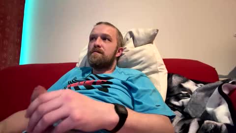 budgie1095 online show from January 14, 9:20 pm