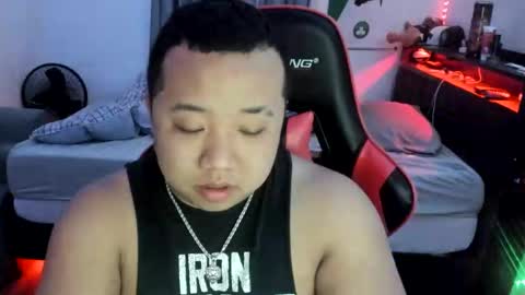 buffsexyman24 online show from March 3, 3:52 am