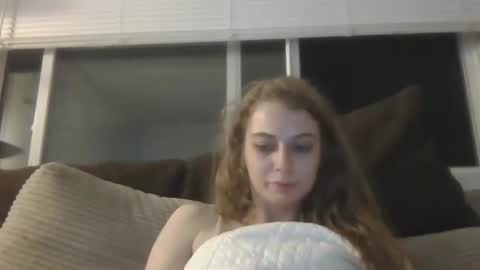 Snapshot of buffybarloe chatting on February 27, 5:51 am Buffy online show from February 27, 5:51 am