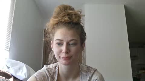 Snapshot of buffybarloe chatting on March 9, 7:29 pm Buffy online show from March 9, 7:29 pm