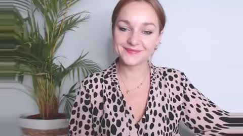 Snapshot of buffyextasy chatting on November 13, 6:56 am Buffy online show from November 13, 6:56 am