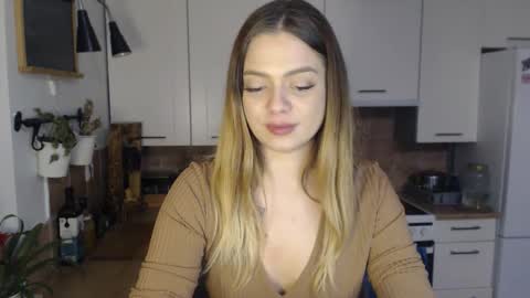 Snapshot of buffyextasy chatting on December 3, 3:21 pm Buffy online show from December 3, 3:21 pm