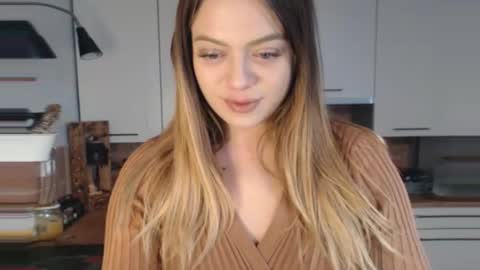 Snapshot of buffyextasy chatting on January 8, 8:05 am Buffy online show from January 8, 8:05 am