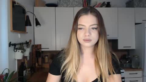 Snapshot of buffyextasy chatting on January 13, 7:57 am Buffy online show from January 13, 7:57 am