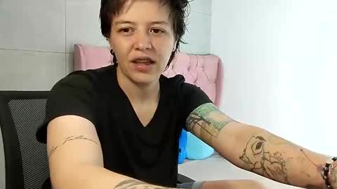 Snapshot of bug2025 chatting on September 11, 4:18 pm bug2025 online show from September 11, 4:18 pm