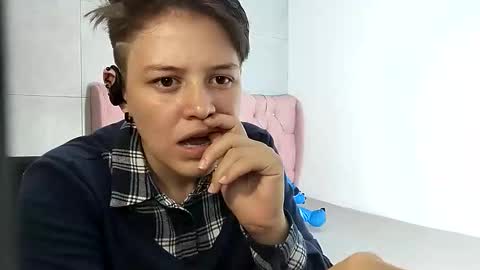 Snapshot of bug2025 chatting on September 13, 4:23 am bug2025 online show from September 13, 4:23 am