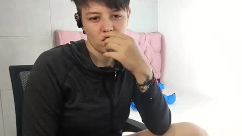 Snapshot of bug2025 chatting on September 30, 1:32 am bug2025 online show from September 30, 1:32 am