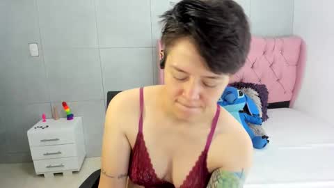 Snapshot of bug2025 chatting on October 6, 3:09 pm bug2025 online show from October 6, 3:09 pm