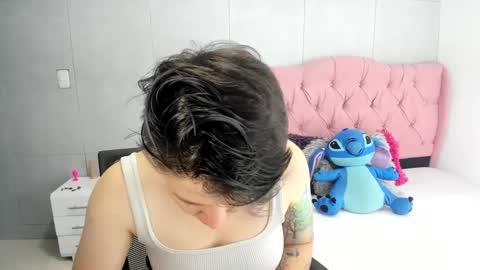 Snapshot of bug2025 chatting on October 9, 4:16 pm bug2025 online show from October 9, 4:16 pm