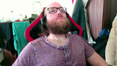 Snapshot of buhalteris chatting on June 3, 8:17 am Lukas online show from June 3, 8:17 am