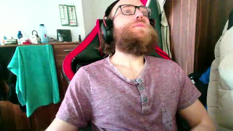 Snapshot of buhalteris chatting on June 7, 8:07 am Lukas online show from June 7, 8:07 am