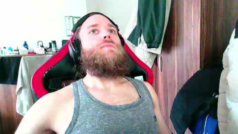 Snapshot of buhalteris chatting on June 13, 3:32 pm Lukas online show from June 13, 3:32 pm