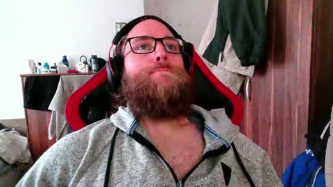 Snapshot of buhalteris chatting on June 14, 4:09 pm Lukas online show from June 14, 4:09 pm