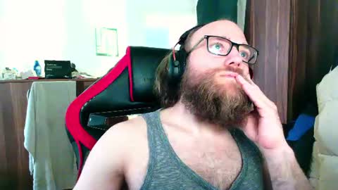 Snapshot of buhalteris chatting on June 17, 6:16 am Lukas online show from June 17, 6:16 am