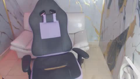 bull_cam online show from October 28, 5:15 pm