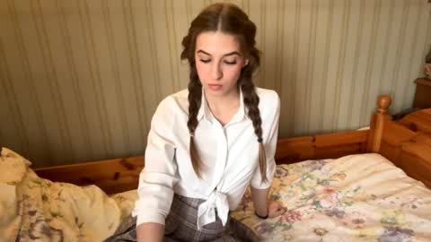 Mary online show from April 18, 1:37 pm