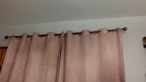 Snapshot of bunnibaby333 chatting on January 4, 5:37 am bunnibaby333 online show from January 4, 5:37 am