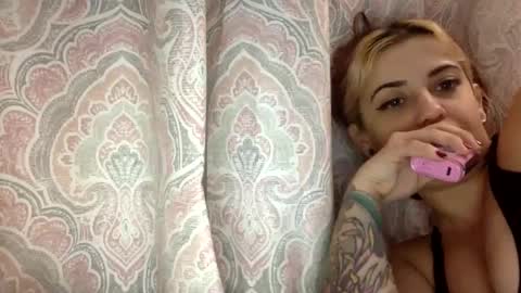 Snapshot of bunnibaby333 chatting on March 1, 4:26 am bunnibaby333 online show from March 1, 4:26 am