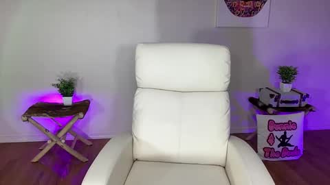 BUNNIE and THE DUDE TheLebowskis online show from December 4, 1:59 am