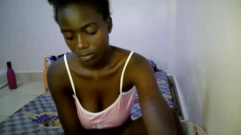 Snapshot of bunny_bliss1 chatting on May 31, 3:15 am bunny_bliss1 online show from May 31, 3:15 am