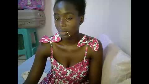 Snapshot of bunny_bliss1 chatting on June 2, 7:27 pm bunny_bliss1 online show from June 2, 7:27 pm