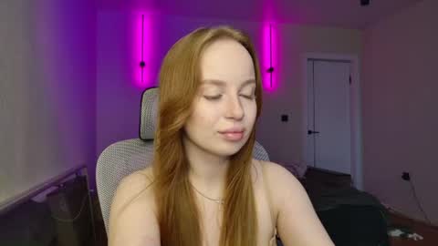 Snapshot of bunny_shinel chatting on June 12, 2:27 pm Mary online show from June 12, 2:27 pm