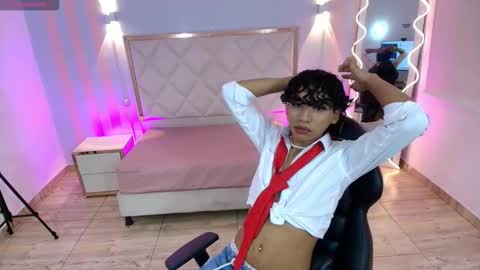 Snapshot of bunny_tay1 chatting on December 18, 12:11 pm Bunny online show from December 18, 12:11 pm