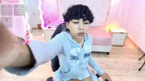 Snapshot of bunny_tay1 chatting on December 19, 12:12 pm Bunny online show from December 19, 12:12 pm