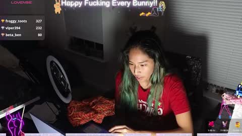 Snapshot of bunnycheekz chatting on December 1, 11:14 pm Tokki bunny online show from December 1, 11:14 pm