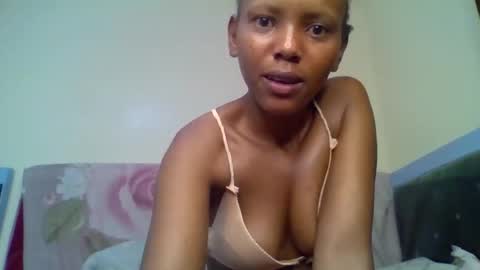 bunnydiva_ online show from December 19, 4:19 am