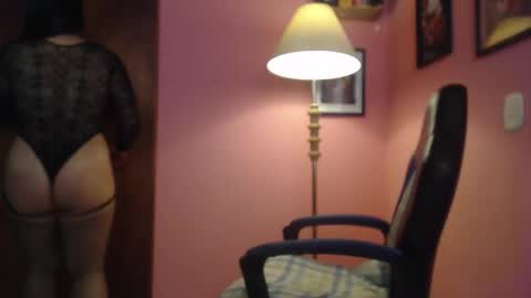 bunnyEmilyR0s33 online show from November 25, 2:28 pm