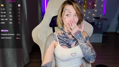 bunnykelly online show from October 23, 6:39 pm